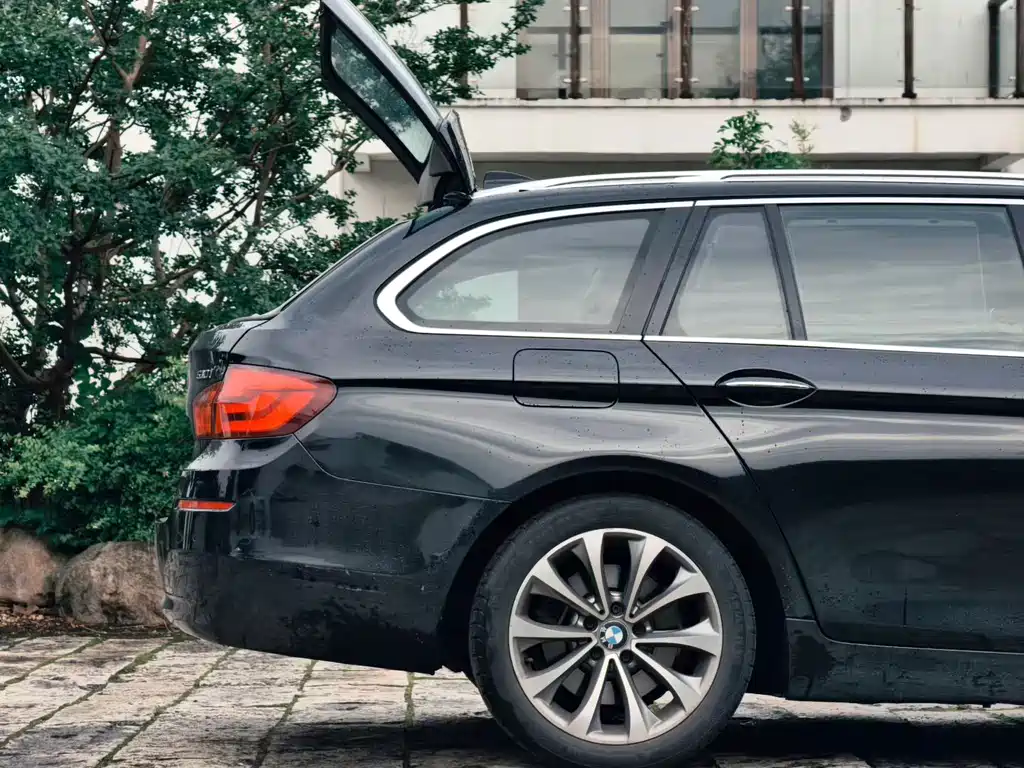BMW 5 Series 2012
