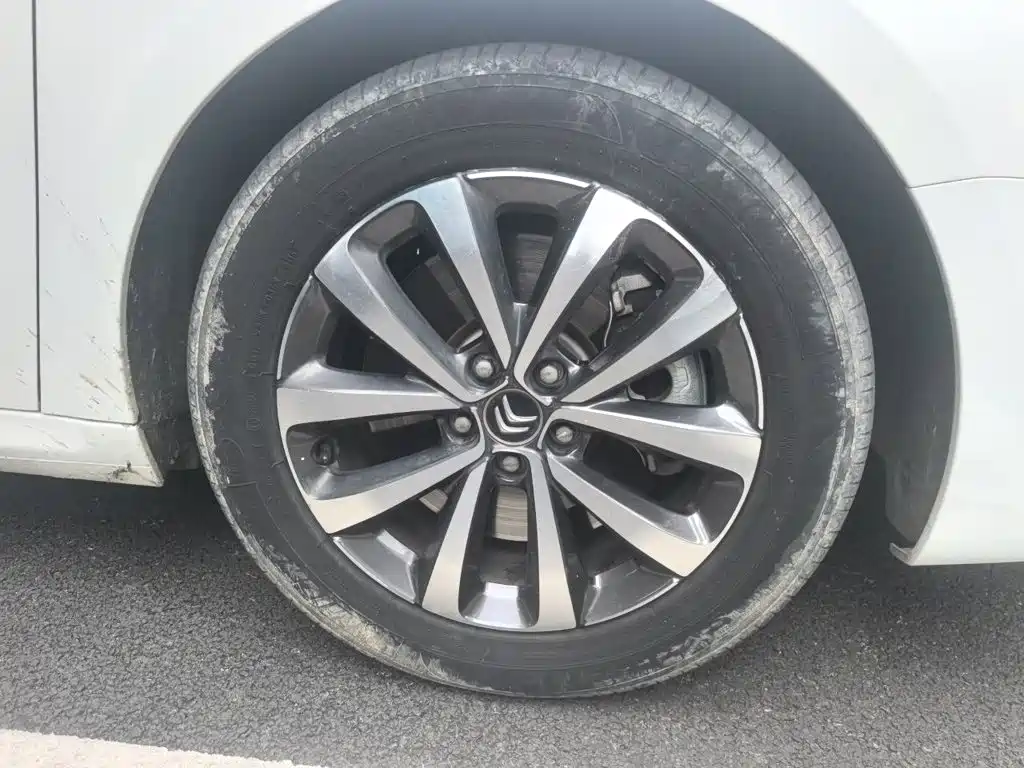Citroën C6 2019 — фото 24