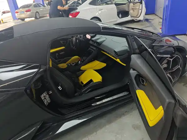 Lamborghini Huracan 2023