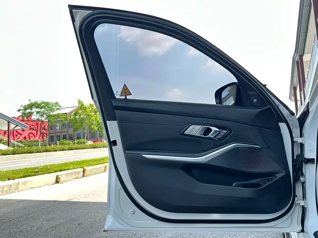 BMW 3 Series 2020 — фото 14