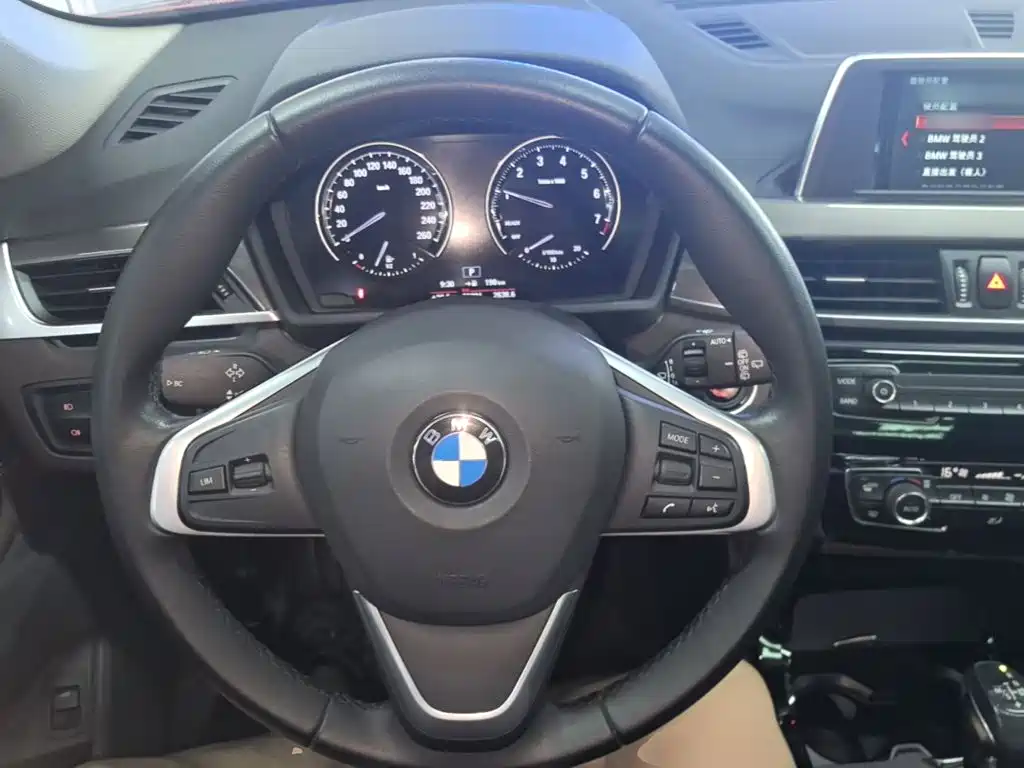 BMW X1 2018 — фото 11