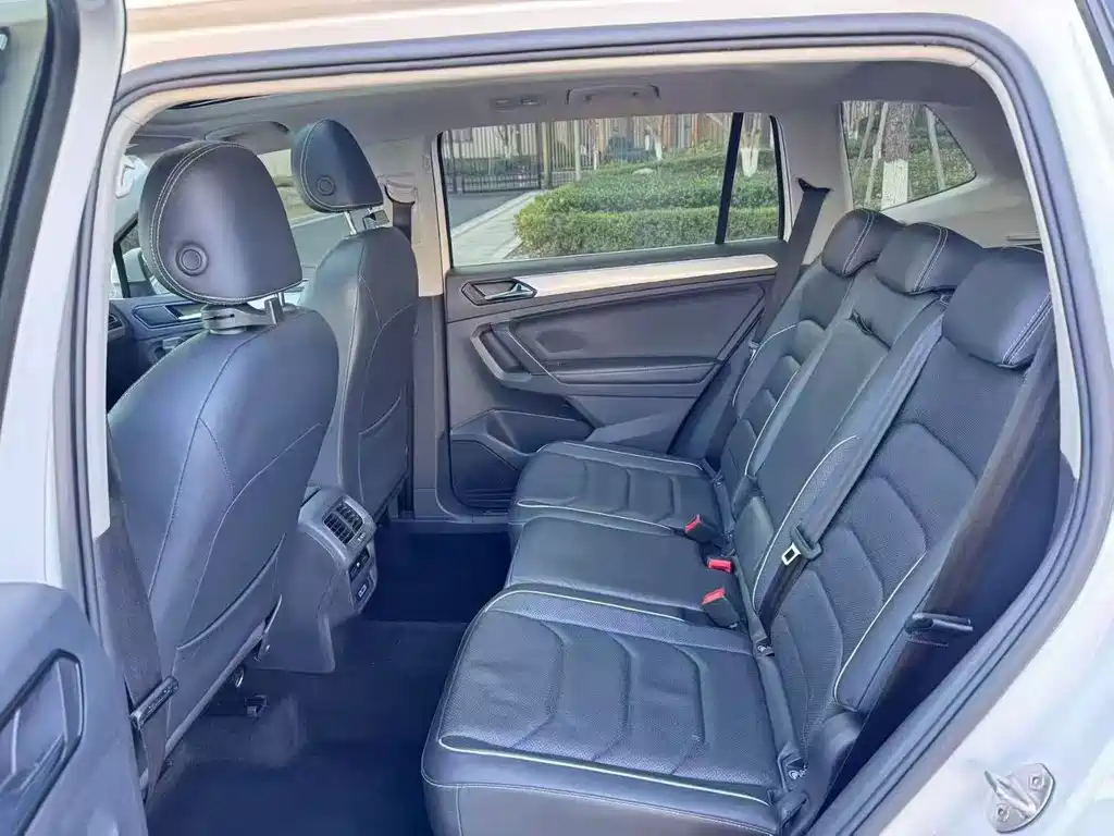 Volkswagen Tiguan L 2017 — фото 9