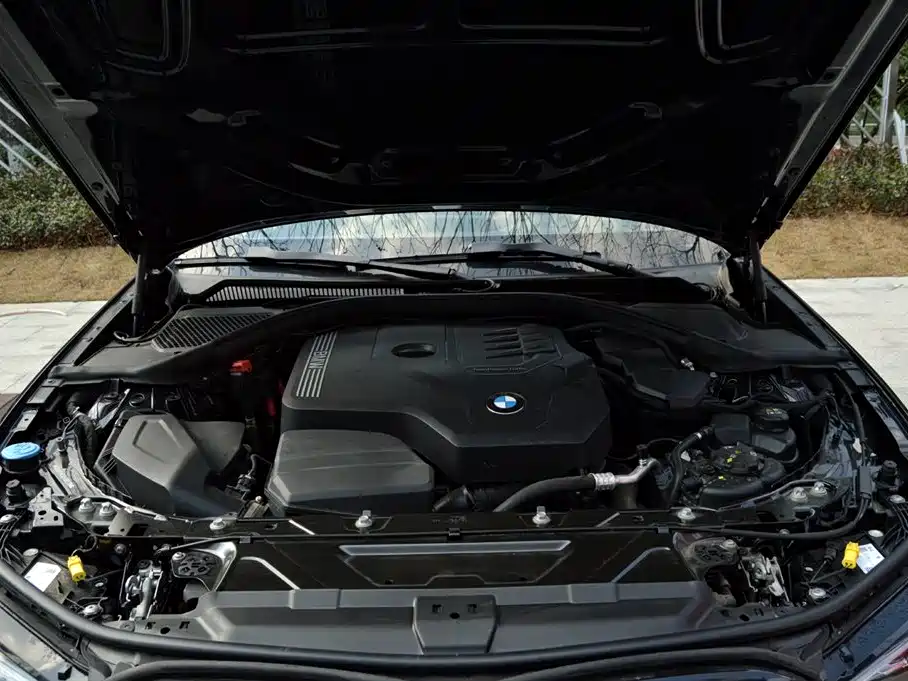 BMW 3 Series 2025 — фото 14