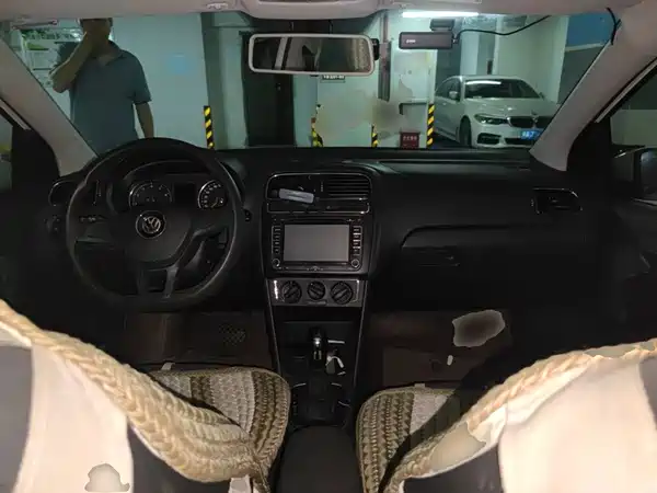 Volkswagen Polo 2015