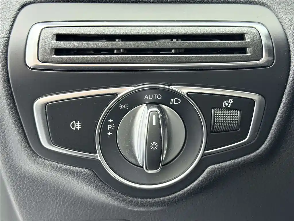 Mercedes-Benz GLC 2020 — фото 39