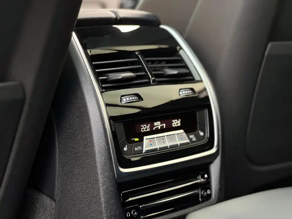 BMW X7 2020 — фото 24