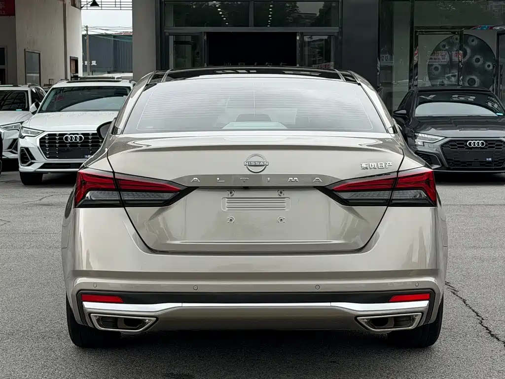 Nissan Teana 2022