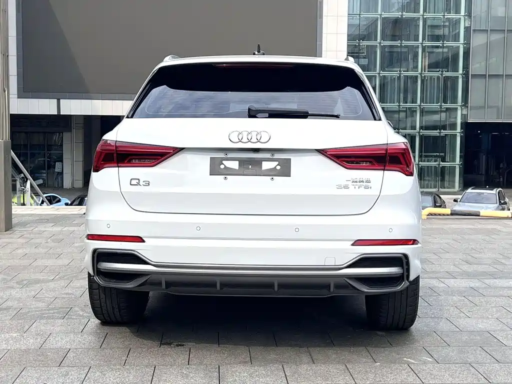 Audi Q3 2020 — фото 8
