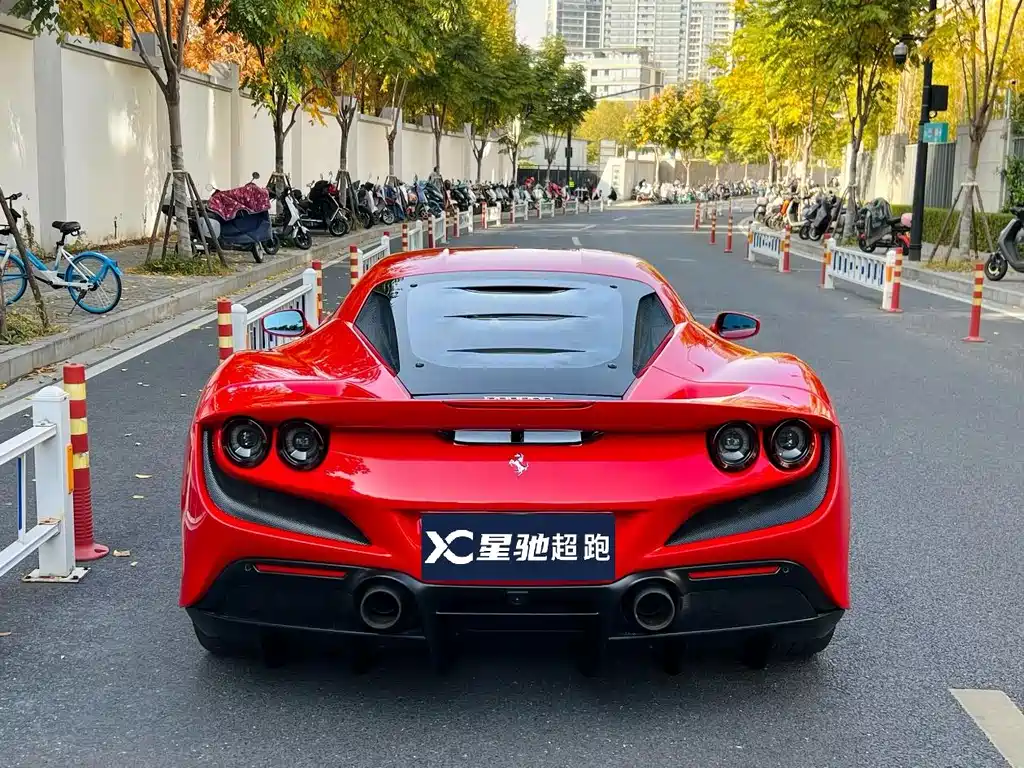 Ferrari F8 2022 — фото 3
