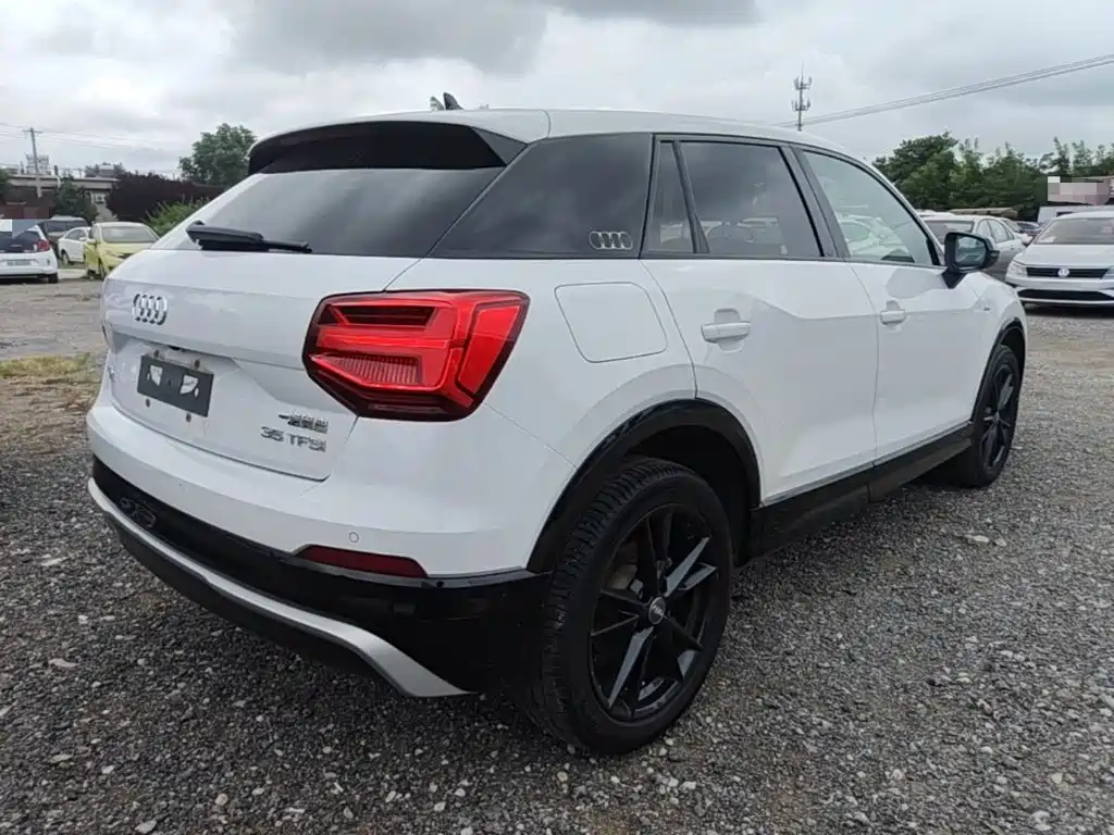 Audi Q2L 2021
