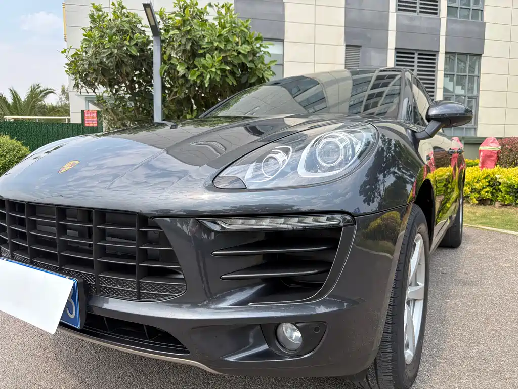 Porsche Macan 2018 — фото 11