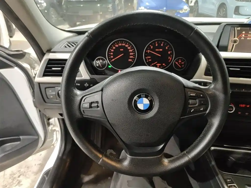 BMW 3 Series 2014 — фото 11