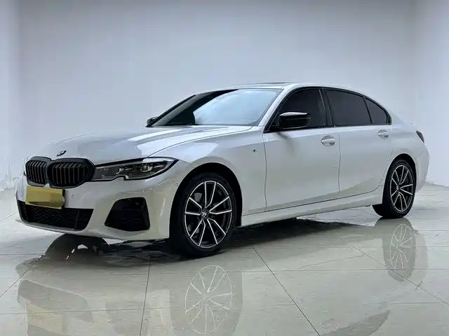 BMW 3 Series 2023 — фото 1