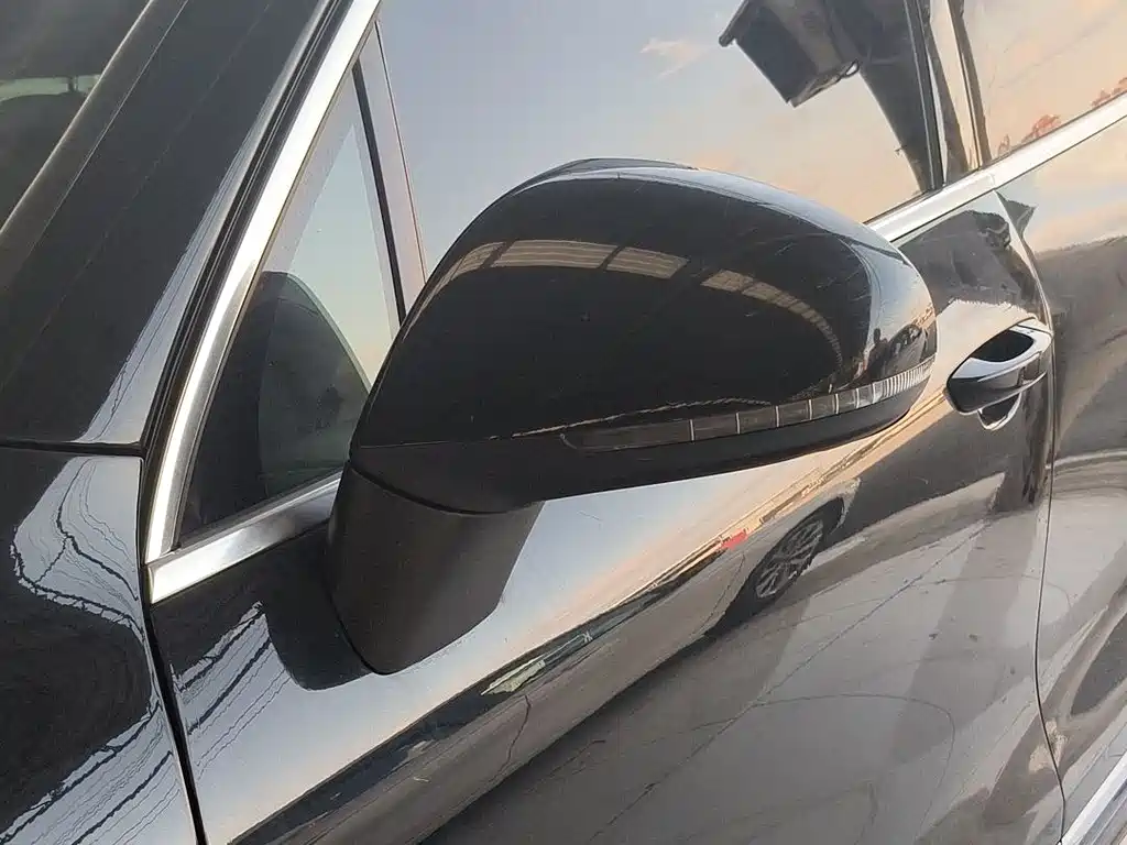 Volkswagen Touareg 2018 — фото 13