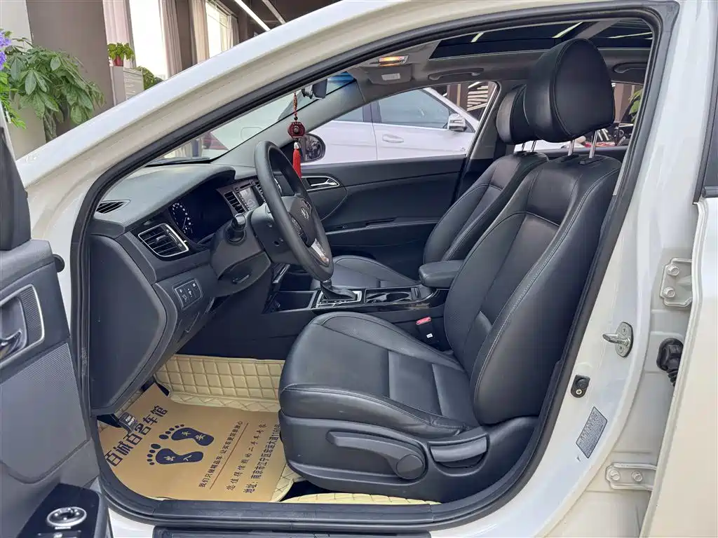 Hyundai Mistra 2015 — фото 10