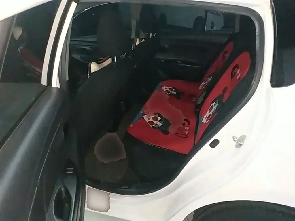 Toyota Yaris L 2018 — фото 17