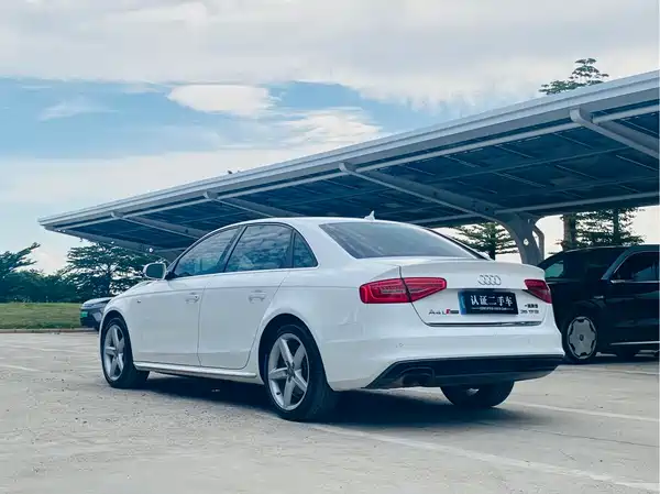 Audi A4L 2016