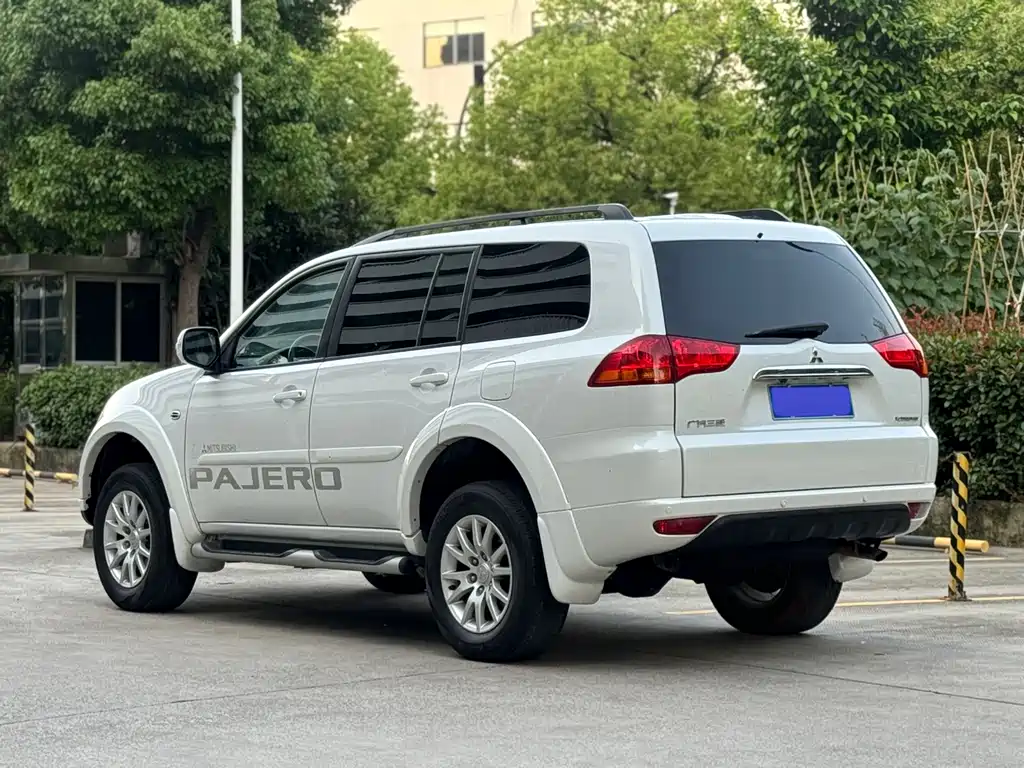 Mitsubishi Pajero Sport 2016 — фото 15
