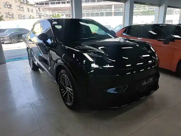 Lynk & Co 08 EM-P 2024