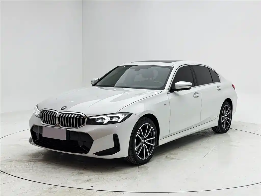 BMW 3 Series 2024 — фото 1