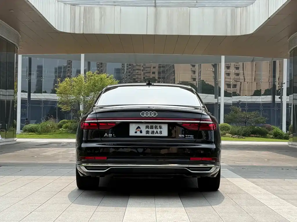 Audi A8 2019 — фото 16