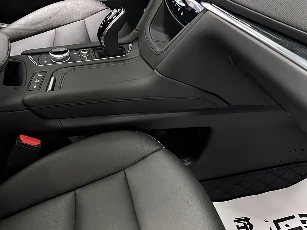Cadillac XT5 2022 — фото 36