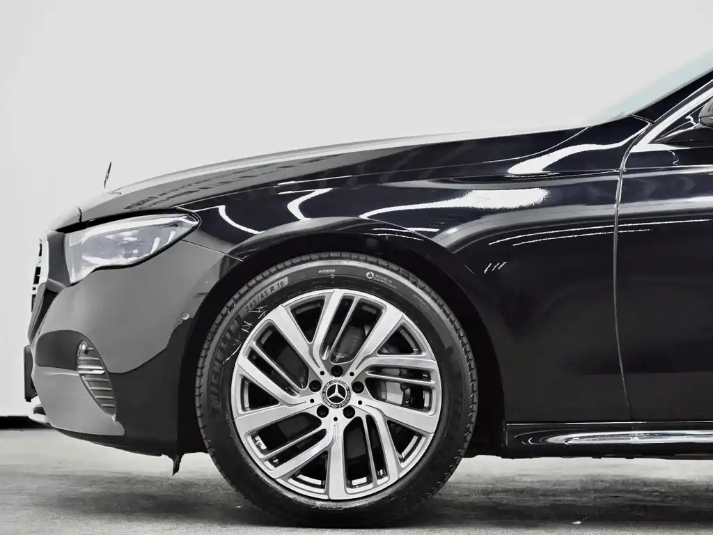Mercedes-Benz E-Class 2025 — фото 21