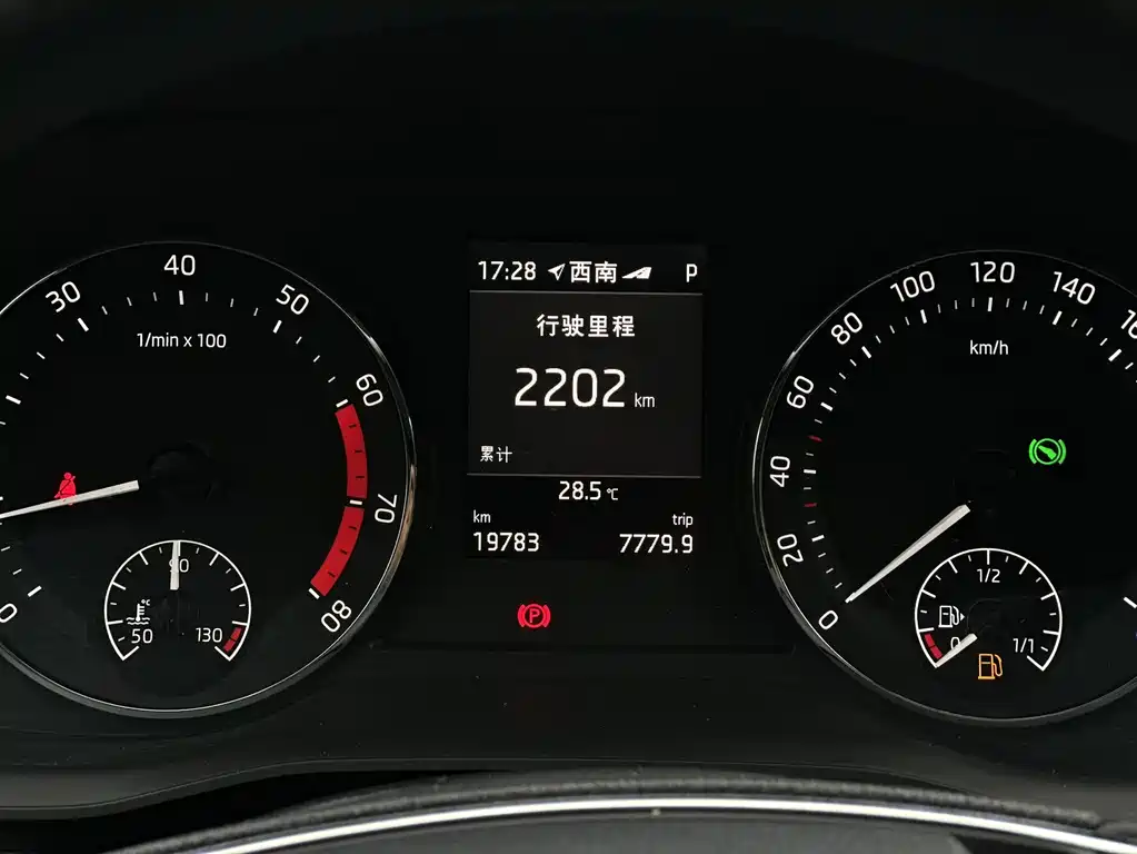 Skoda Octavia 2023 — фото 7