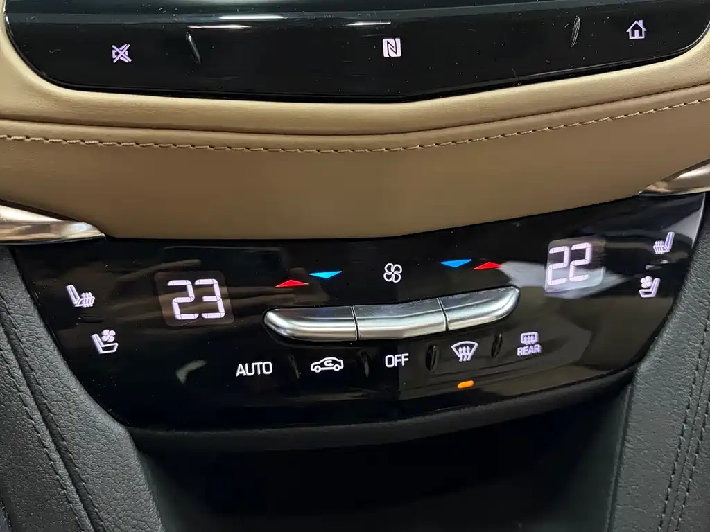Cadillac XT5 2020 — фото 15