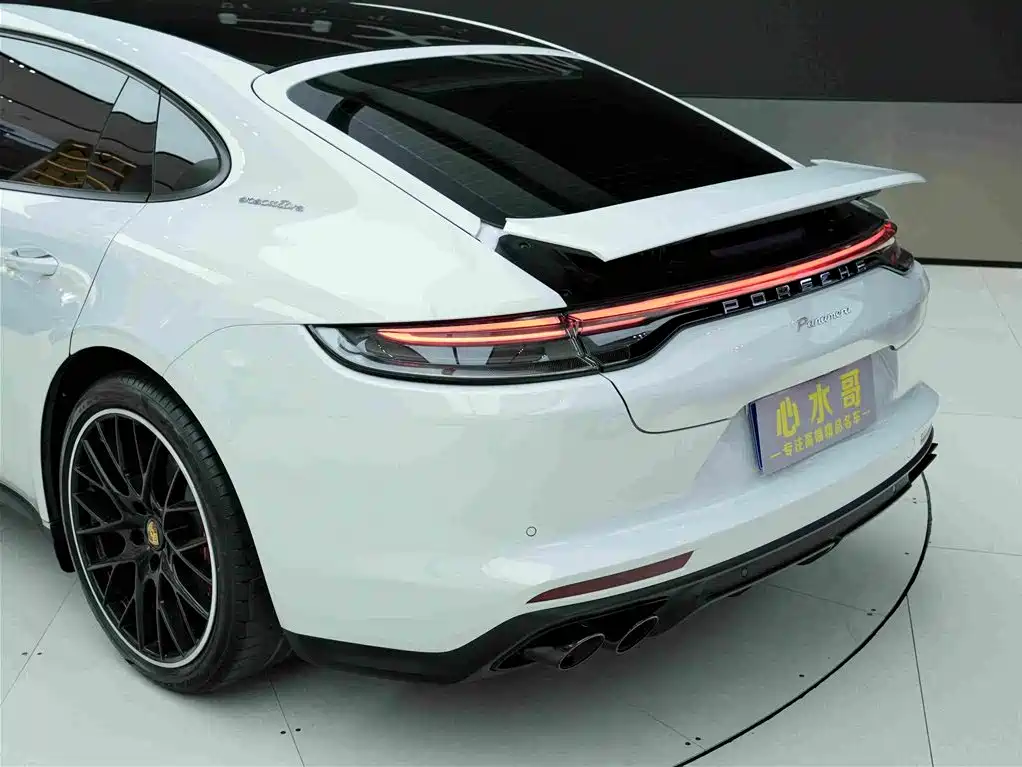 Porsche Panamera 2023 — фото 25