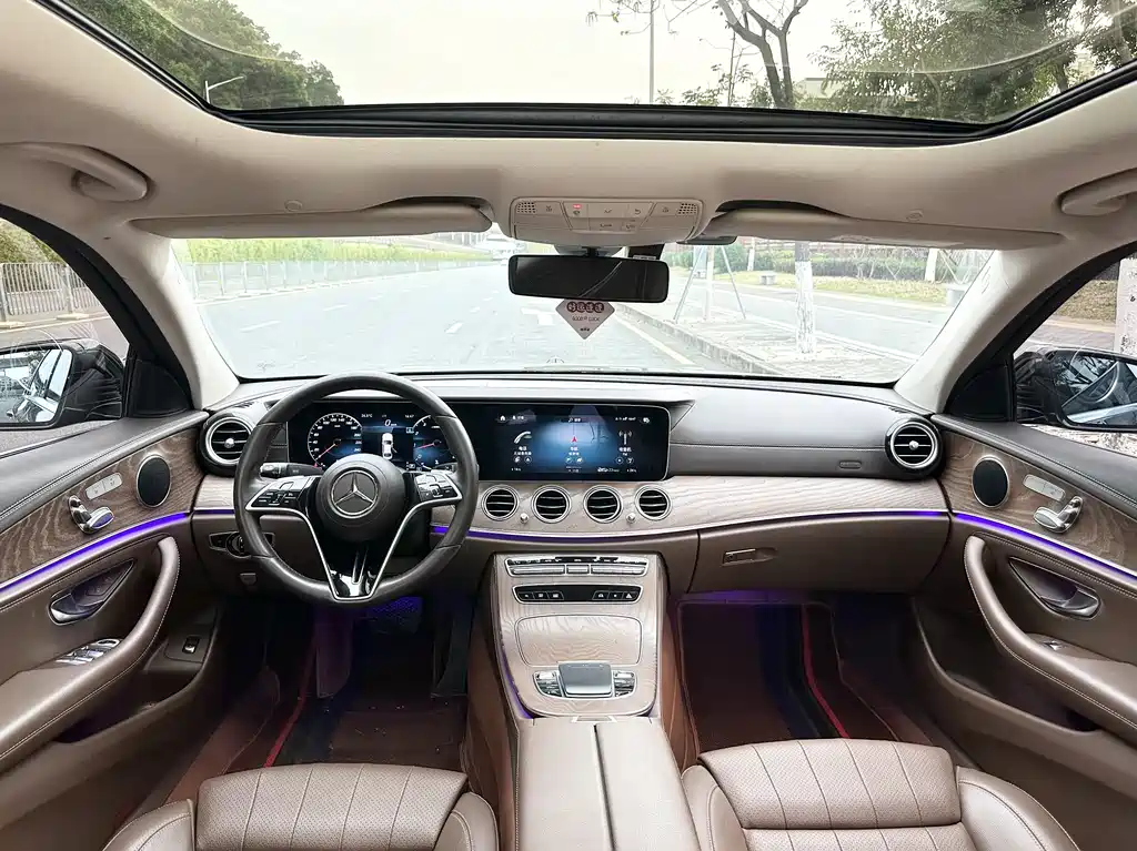 Mercedes-Benz E-Class 2022 — фото 12