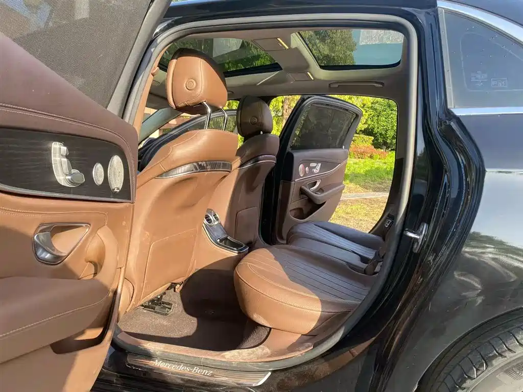 Mercedes-Benz E-Class 2023