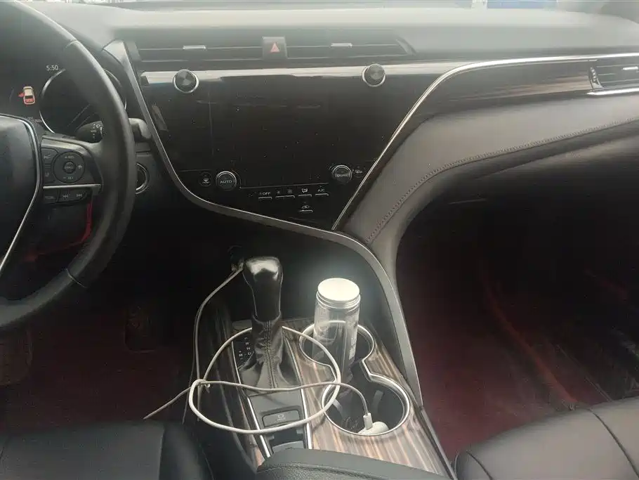 Toyota Camry 2020 — фото 13