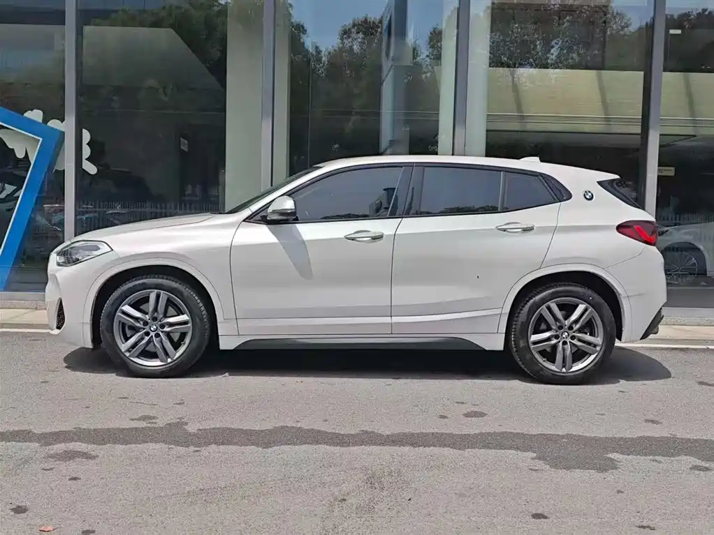 BMW X2 2023 — фото 4