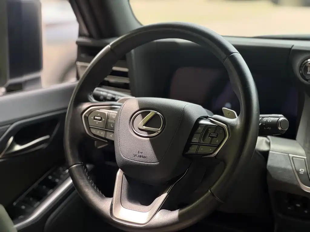 Lexus GX 2024 — фото 16