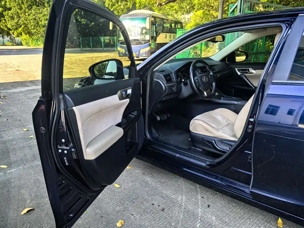 Lexus CT 2019 — фото 10