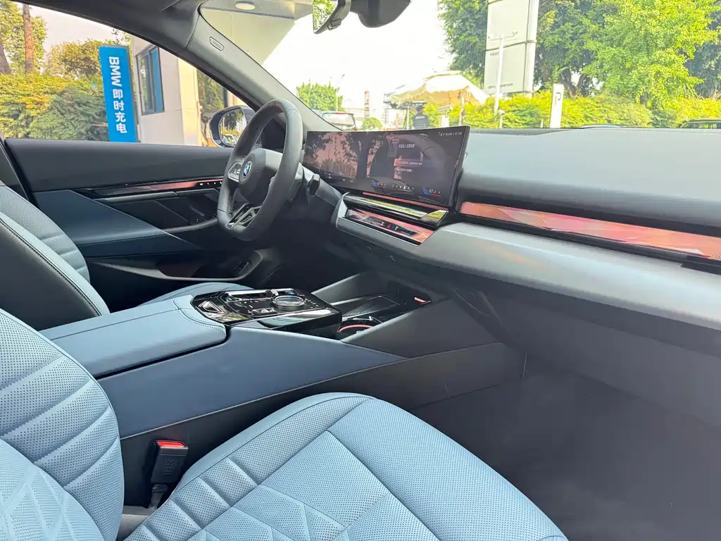 BMW i5 2024 — фото 16