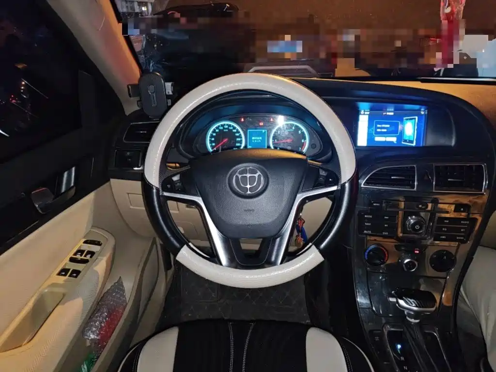 Zhonghua V5 2014