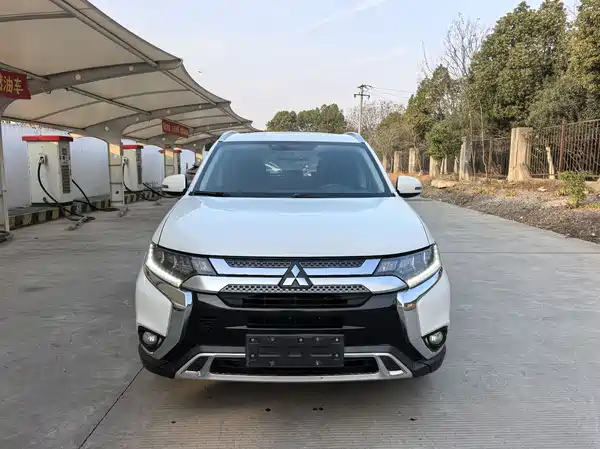 Mitsubishi Outlander 2020