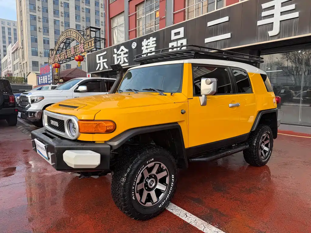 Toyota FJ Cruiser 2017 — фото 2