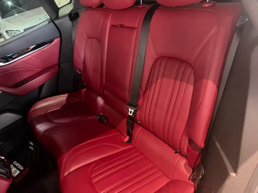 Maserati Levante 2021 — фото 12
