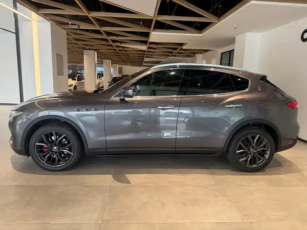 Maserati Levante 2021