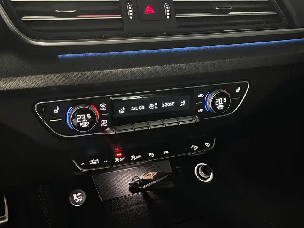 Audi Q5L 2025 — фото 13