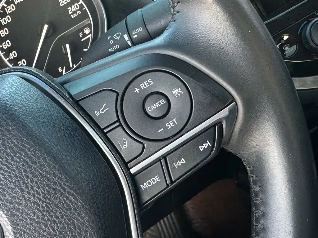 Toyota Camry 2021 — фото 10