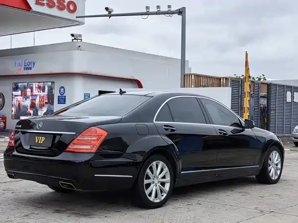 Mercedes-Benz S-Class 2010