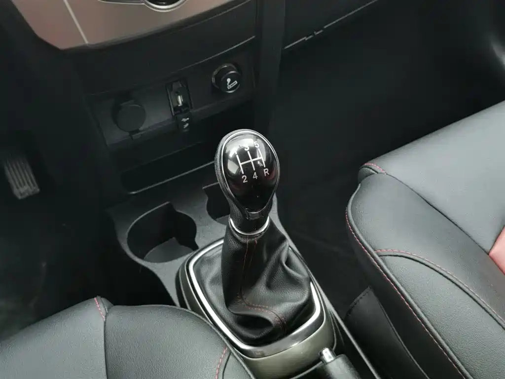 Haval H1 2016 — фото 13