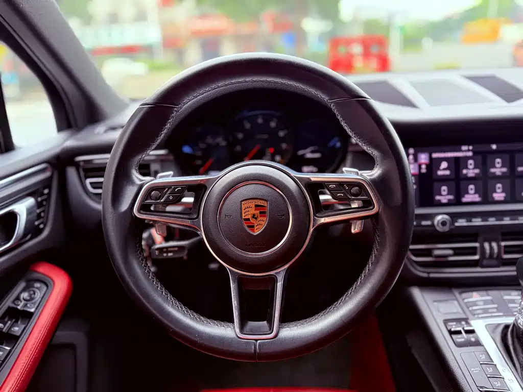 Porsche Macan 2019 — фото 14