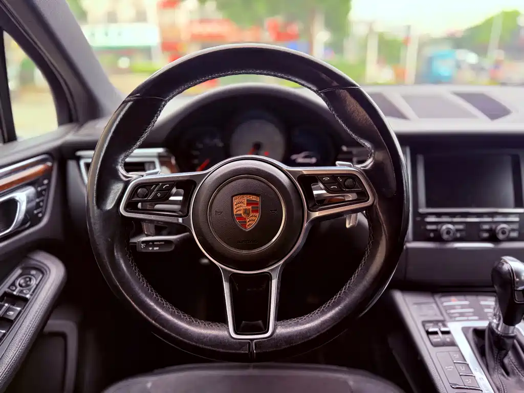 Porsche Macan 2014 — фото 14