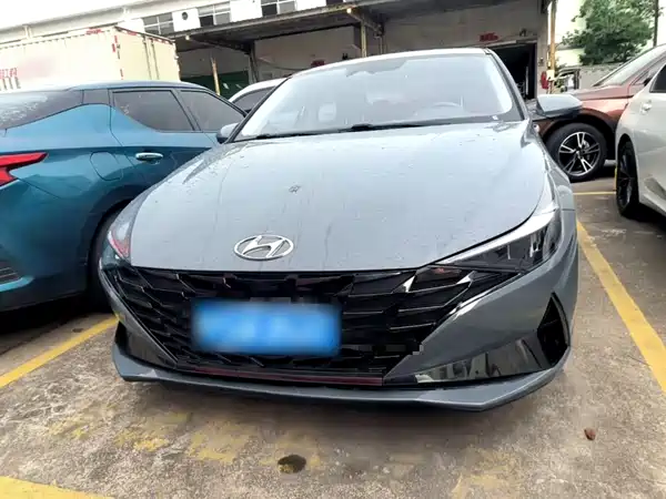 Hyundai Elantra 2022