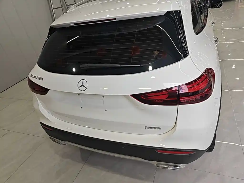 Mercedes-Benz GLA 2024